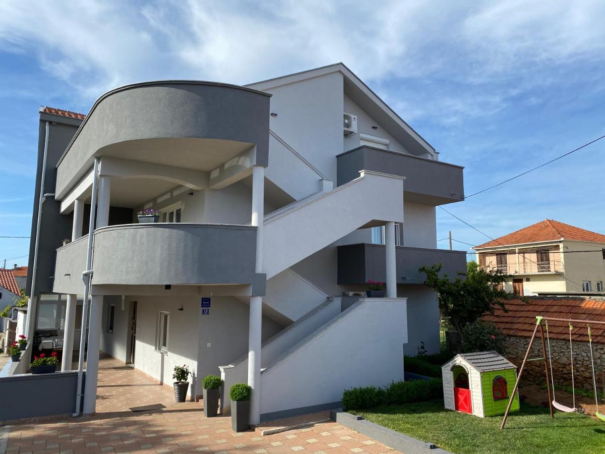 Apartments Nada Sukošan Buitenkant foto