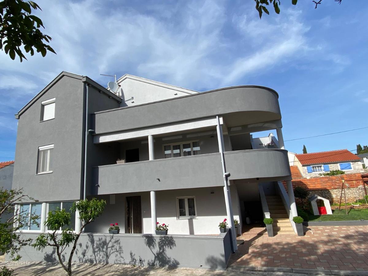 Apartments Nada Sukošan Buitenkant foto