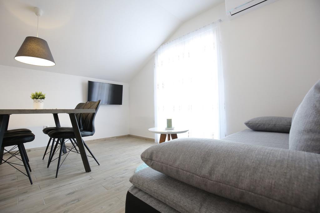 Apartments Nada Sukošan Buitenkant foto