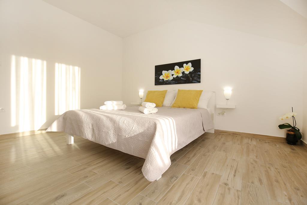 Apartments Nada Sukošan Buitenkant foto